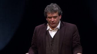 <span>Éric Julien</span> L’explorateur d’interstices