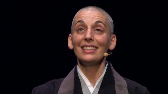 <span>Kankyo Tannier</span> Les yeux grands ouverts sur le moment présent